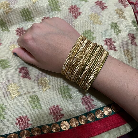 Antique Gold brass Glitter bangles Indian Party Jewelry Set - Picture 5 of 15